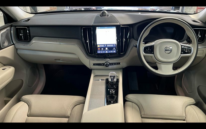 Volvo XC60 2.0 B5 Mhev Ultra Dark Suv Hybrid Grey #4