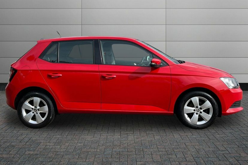 Skoda Fabia 1.2 Tsi Se Hatchback 90 Ps Red #4