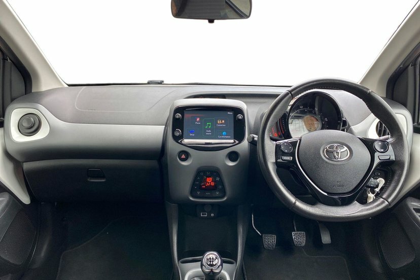Toyota Aygo 1.0 Vvt-i X-trend Hatchback 71 White #5