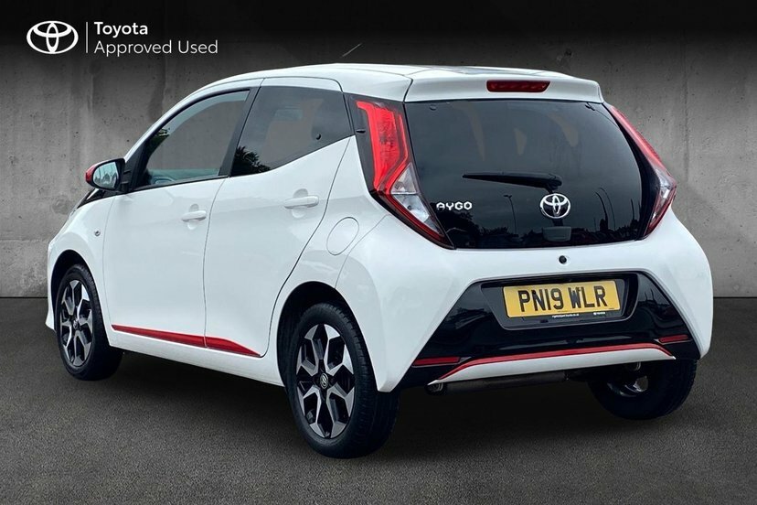 Toyota Aygo 1.0 Vvt-i X-trend Hatchback 71 White #4