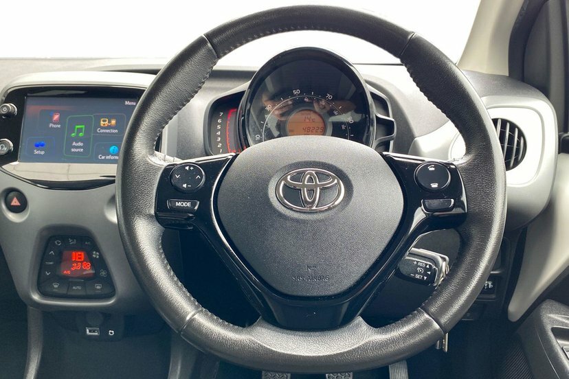 Toyota Aygo Hatchback Red #8