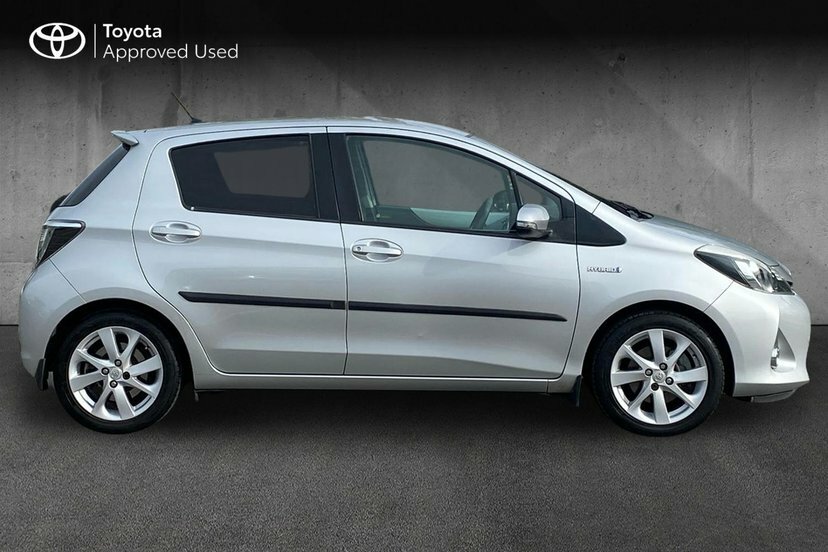 Toyota Yaris  Grey #16