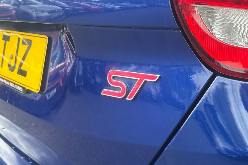 Ford Focus 1.6 Tdci Titanium Euro 5 Ss Red #23