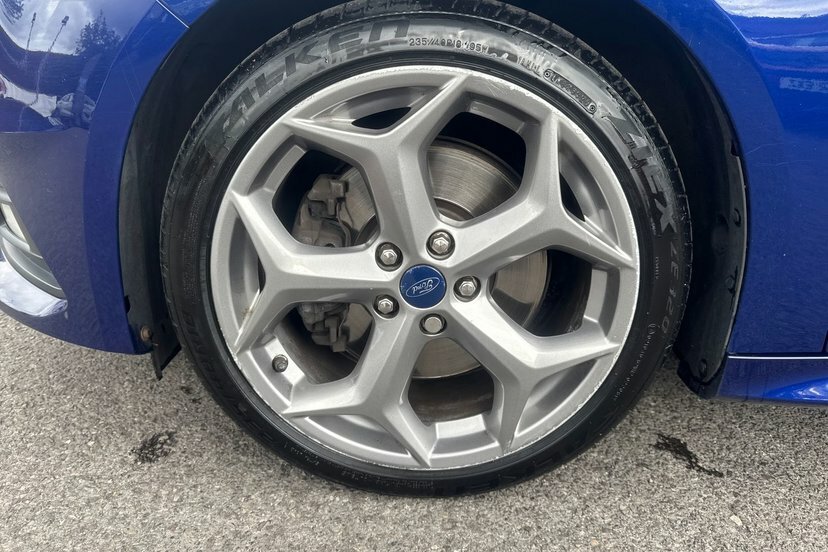 Ford Focus 1.6 Tdci Titanium Euro 5 Ss Red #15