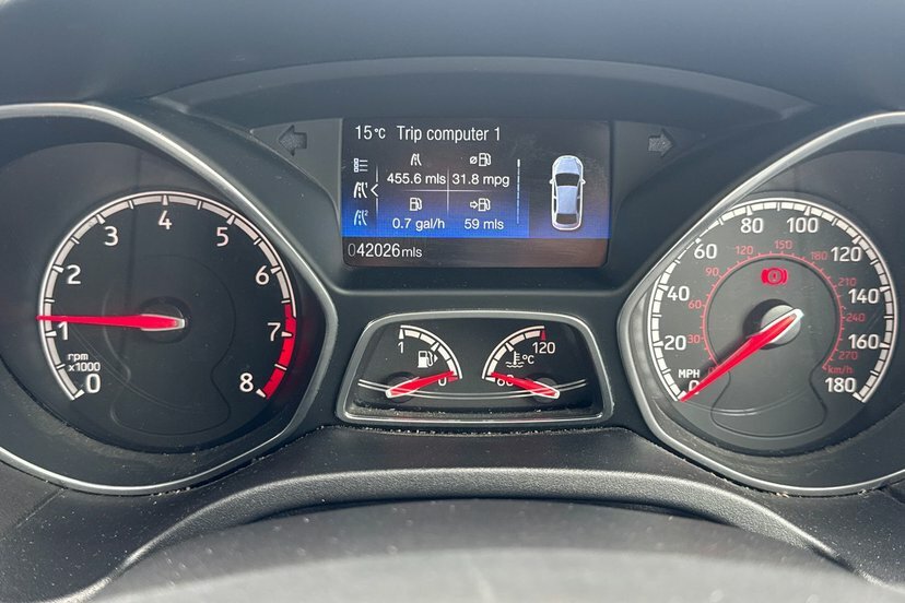 Ford Focus 1.6 Tdci Titanium Euro 5 Ss Red #33