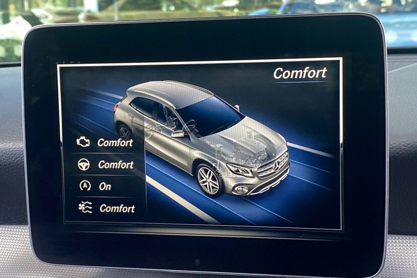 Mercedes-Benz GLA Class Urban Edition Grey #53