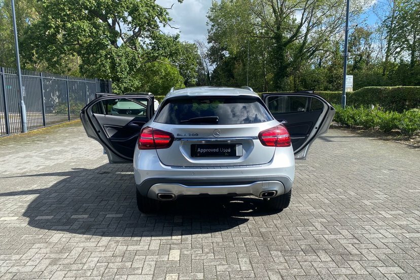 Mercedes-Benz GLA Class Urban Edition Grey #31