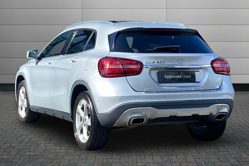 Mercedes-Benz GLA Class 1.6 Gla200 Sport Premium Plus Suv 7G- Silver #2