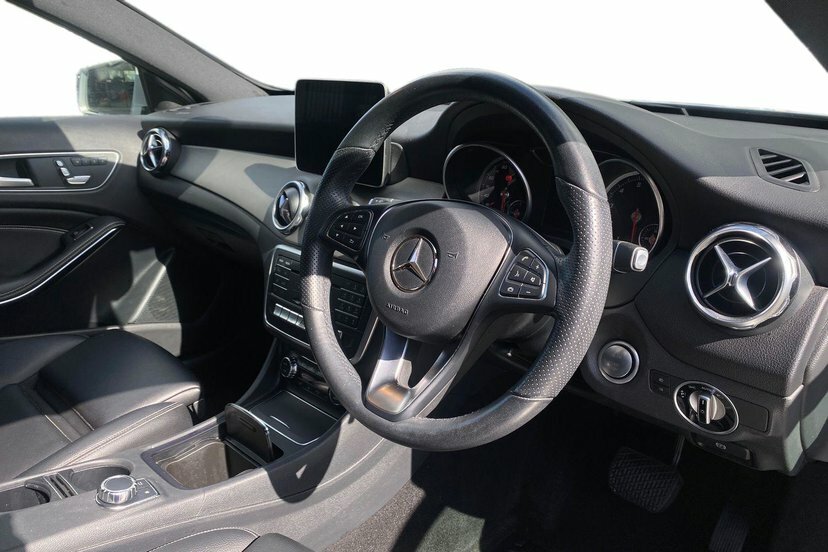 Mercedes-Benz GLA Class 1.6 Gla200 Sport Premium Plus Suv 7G- Silver #5