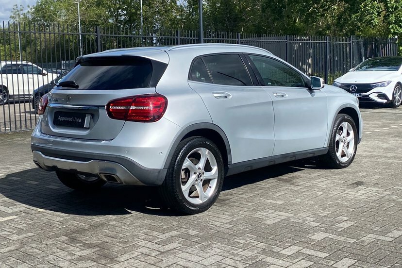Mercedes-Benz GLA Class Urban Edition Grey #24