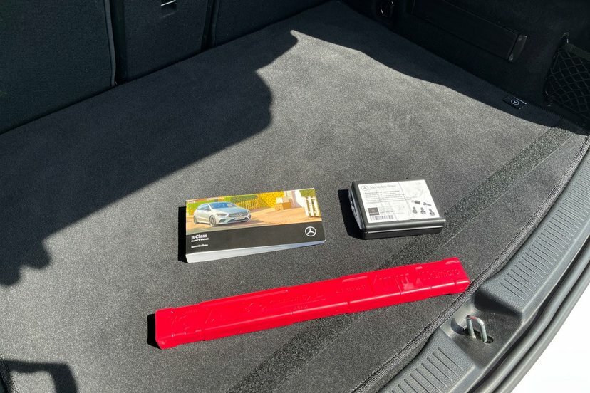 Mercedes-Benz B Class B200 Amg Line Premium Plus Red #44