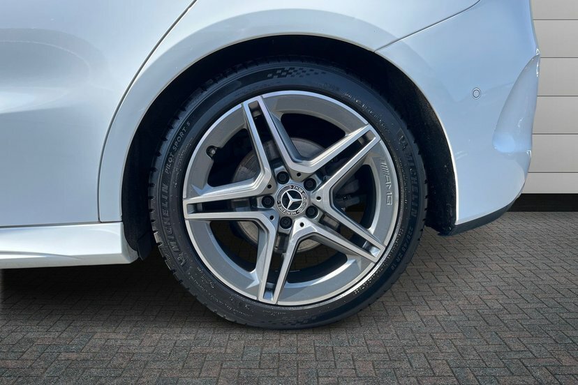 Mercedes-Benz B Class B220 Amg Line Executive Mpv 4Matic White #3