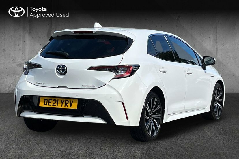 Toyota Corolla 1.8 Vvt-h Gpf Design Hatchback Hybrid C White #2