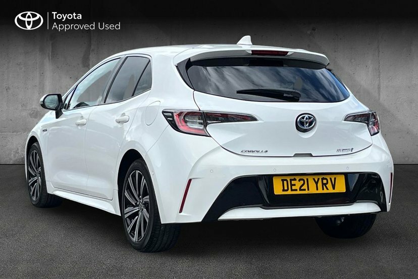 Toyota Corolla 1.8 Vvt-h Gpf Design Hatchback Hybrid C White #4