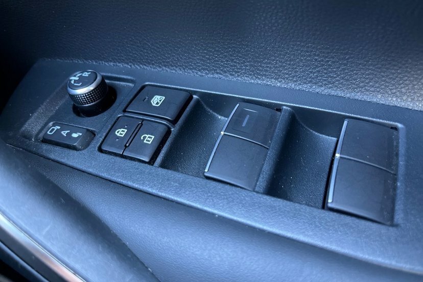 Toyota Corolla Corolla Icon Hev Cvt Black #33