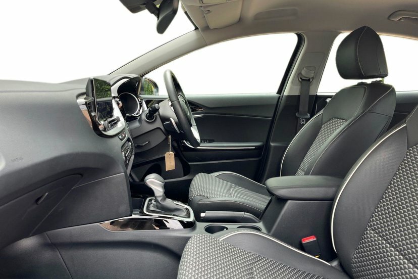 Kia Xceed 1.0 T-gdi Mhev Pure Suv Hybrid Dct 113 Silver #2