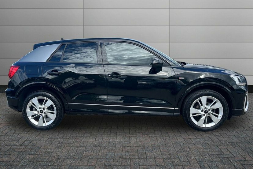 Audi Q2 1.5 Tfsi Cod 35 S Line Suv S Tronic 15 Black #4