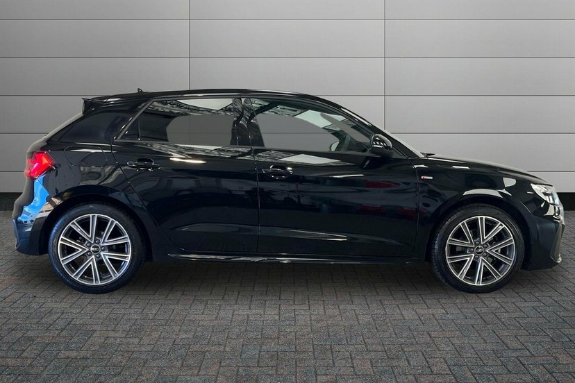 Audi A1 1.5 Tfsi 35 S Line Sportback S Tronic Black #4