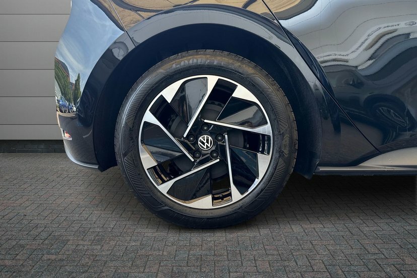 Volkswagen ID.3 Pure 52Kwh Match Hatchback 170 Black #5
