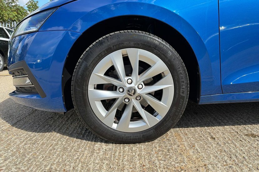 Skoda Octavia 1.5 Tsi Se Technology White #11