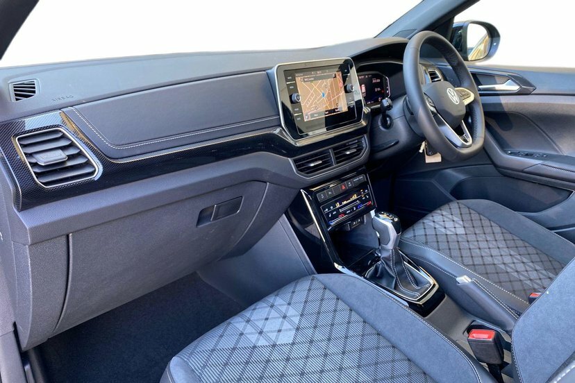 Volkswagen T-Cross 1.0 Tsi Black Edition Suv Dsg 115 Ps Black #2