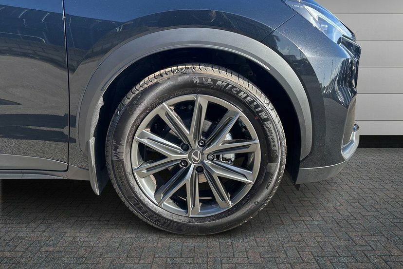 Lexus LBX 1.5 Vvt-ie Premium Plus Suv Hybrid E-cv Black #4