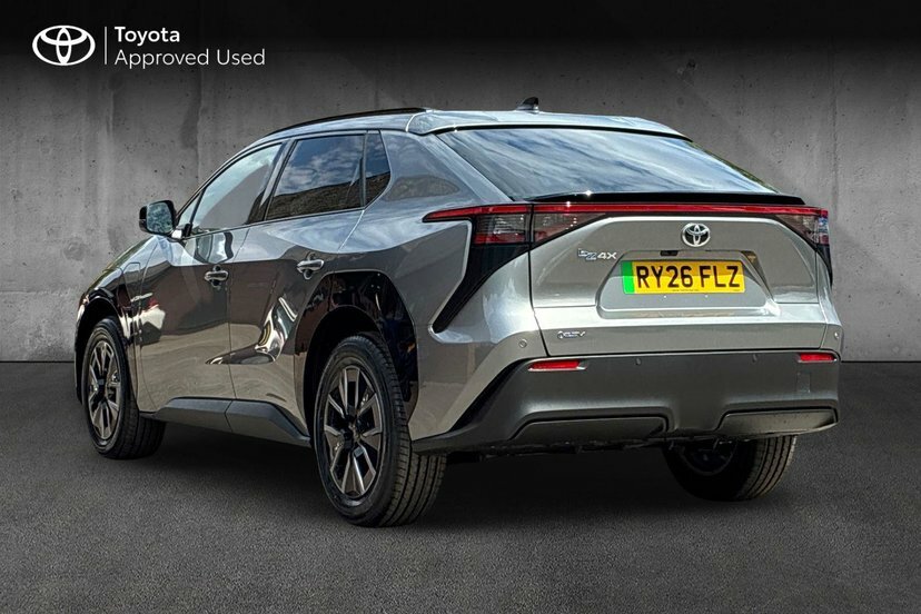 Toyota bZ4X 73.1Kwh Design Suv 224 Ps Silver #4