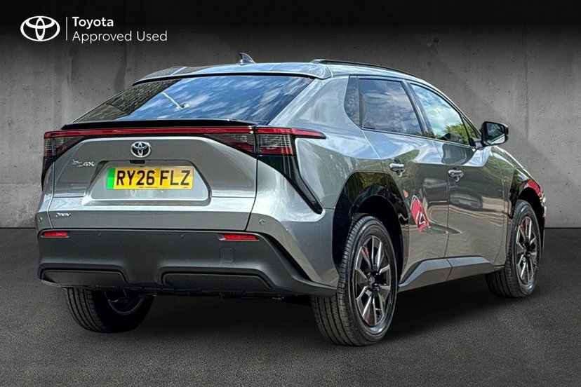 Toyota bZ4X 73.1Kwh Design Suv 224 Ps Silver #2
