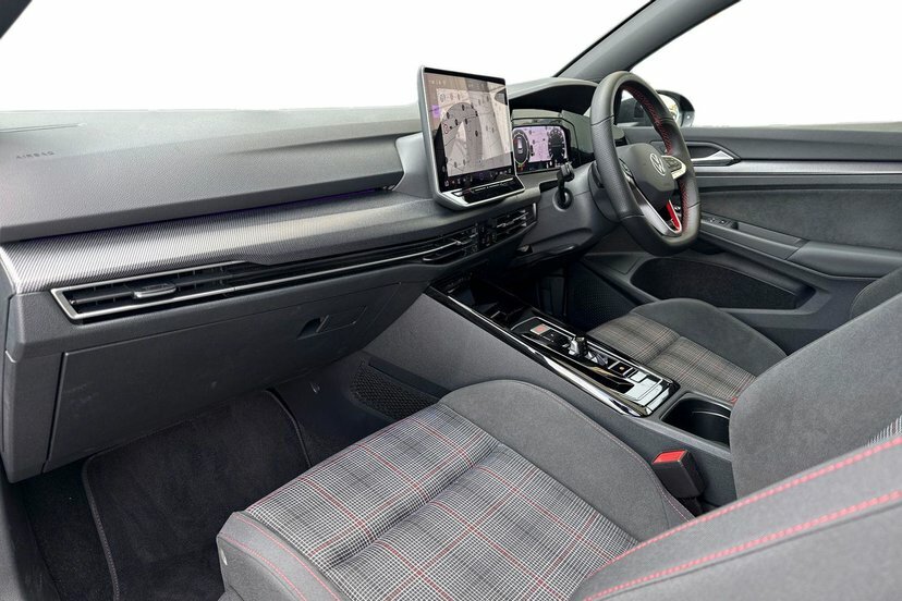 Volkswagen Golf 1.5 Tsi 150 Match YD26JJW White #2