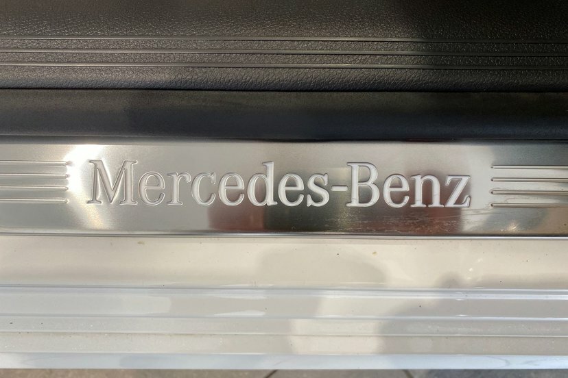Mercedes-Benz E Class E220d 200 Amg Line Premium 9G-tronic Black #32