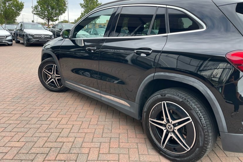 Mercedes-Benz EQA Suv Eqa 250 66.5Kwh Amg Line 202171 Black #43