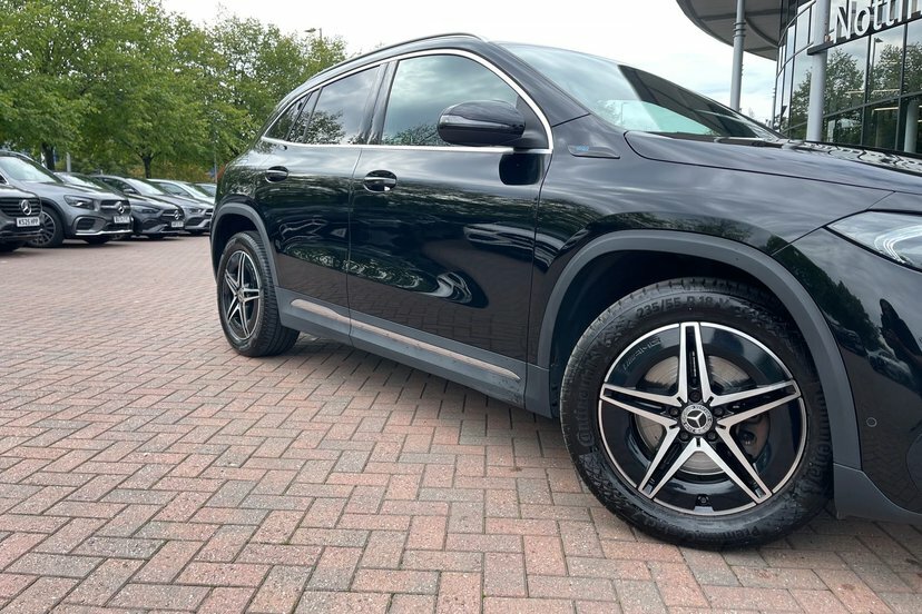 Mercedes-Benz EQA Suv Eqa 250 66.5Kwh Amg Line 202171 Black #40