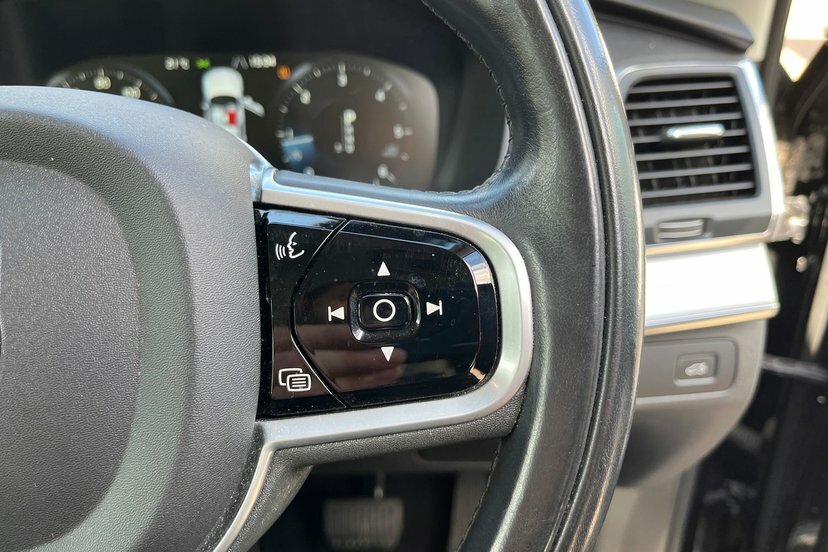 Volvo XC90 T8 Twin Engine Momentum Awd Black #19