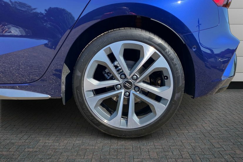 Audi A3 1.5 Tfsi 30 S Line Sportback S Tronic Blue #5