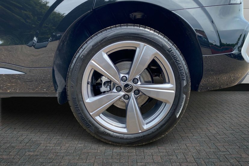 Audi Q3 1.5 Tfsi S Line Sportback S Tronic 150 Black #5