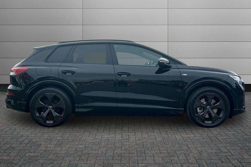 Audi Q4 E Tron 82Kwh Performance Launch Edition Suv Black #4