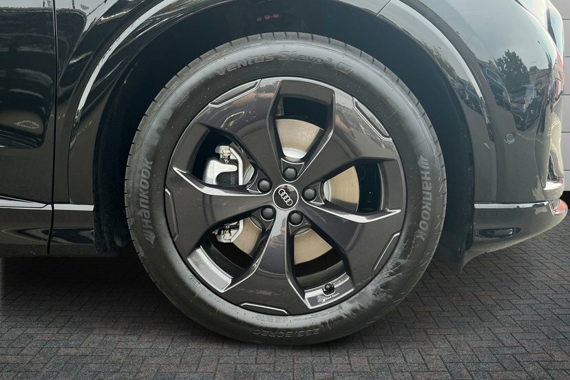 Audi Q4 E Tron 82Kwh Performance Launch Edition Suv Black #5