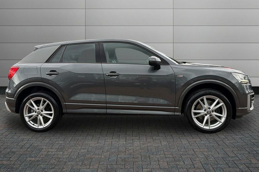 Audi Q2 1.4 Tfsi Cod S Line Suv 150 Ps Grey #4