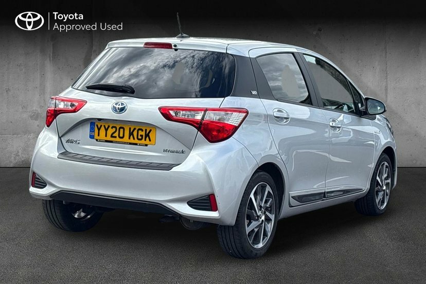 Toyota Yaris Design White #2