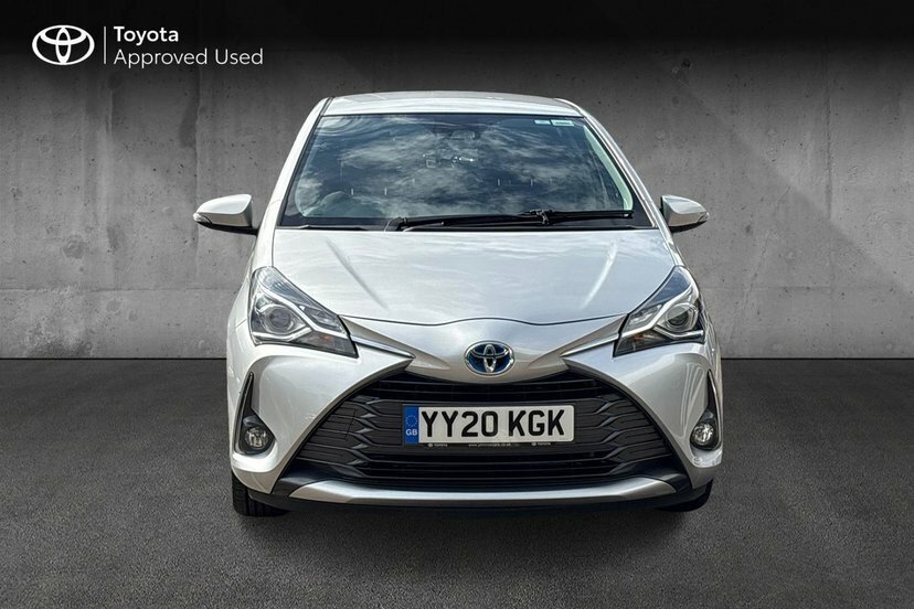 Toyota Yaris Design White #15