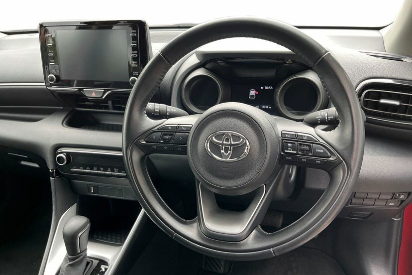 Toyota Yaris Design White #7