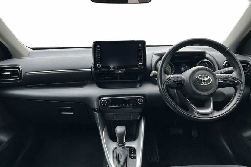 Toyota Yaris Design White #5