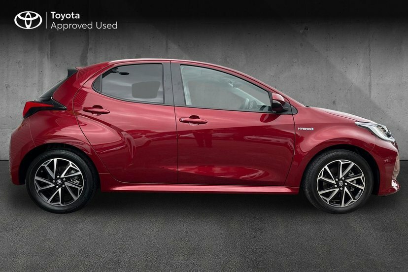 Toyota Yaris Design White #15
