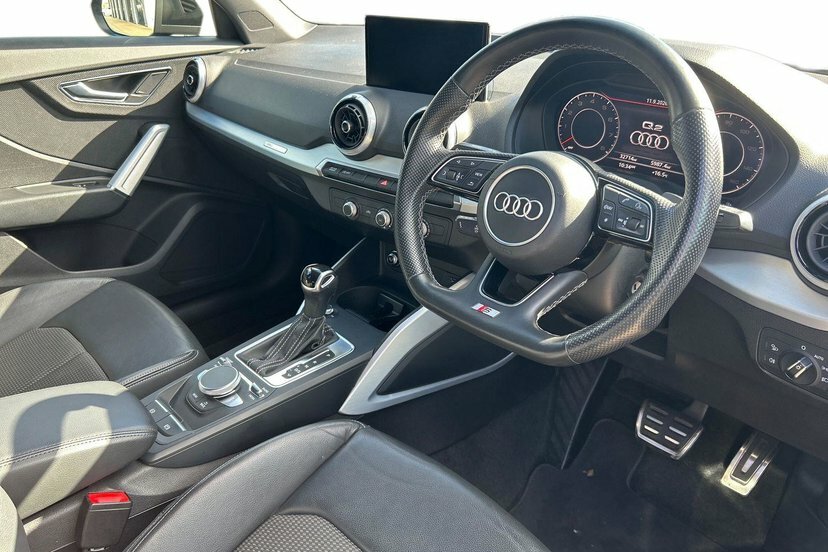 Audi Q2 35 Tfsi Black Edition S Tronic Grey #6