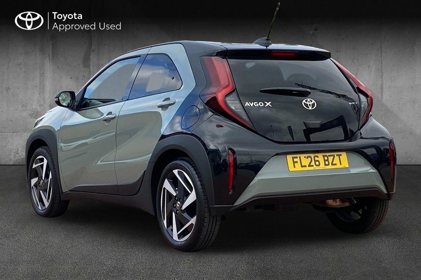 Toyota Aygo X 1.5H 49Kwh Design Hatchback Hybrid Cvt Green #4