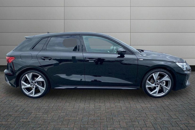 Audi A3 1.5 Tfsi Black Edition Sportback S Tron Black #4