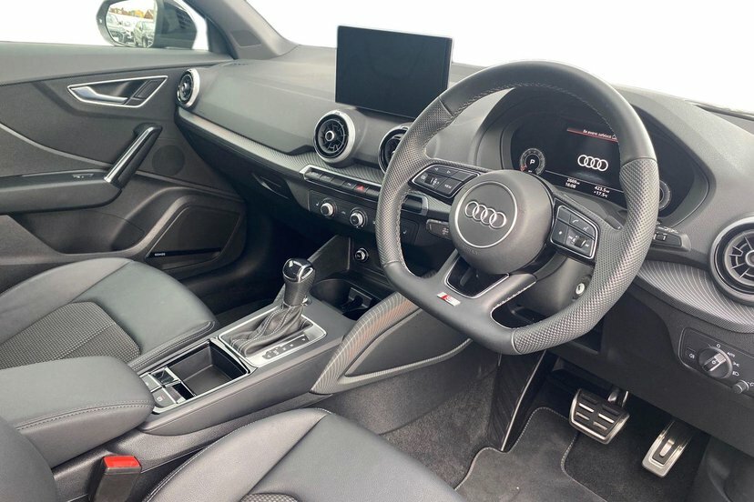 Audi Q2 1.5 Tfsi Cod 35 Black Edition Suv S Tro Grey #6