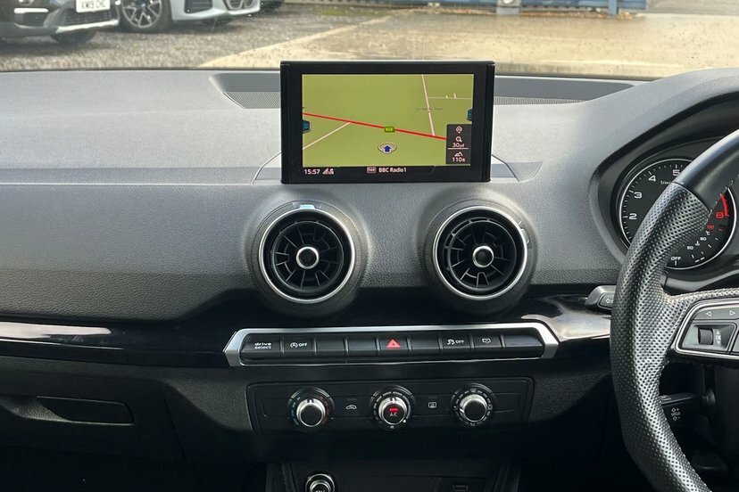 Audi Q2 35 Tfsi Black Edition S Tronic White #17