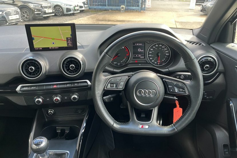 Audi Q2 35 Tfsi Black Edition S Tronic White #18