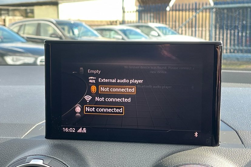 Audi Q2 35 Tfsi Black Edition S Tronic White #22
